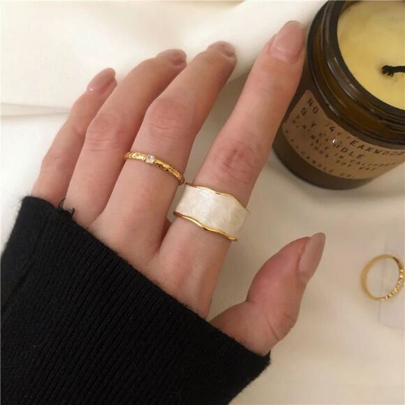 White Oil Painting Enamel Ring - Gold-Plated, Adjustable - Picture 5 of 10